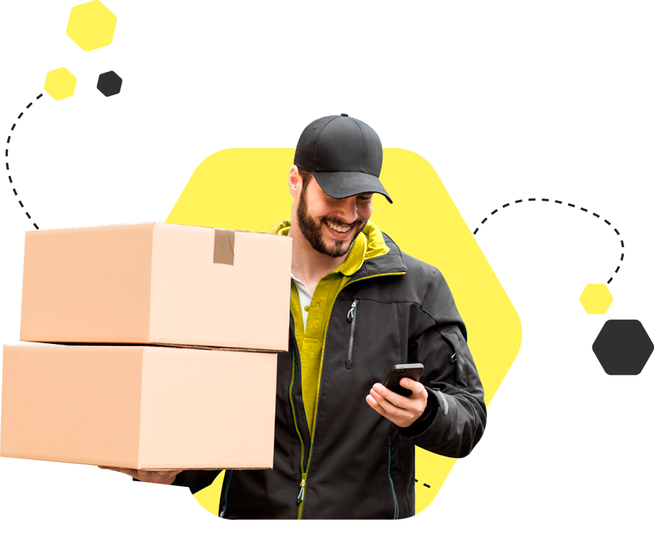 Homem com celular apontando para você